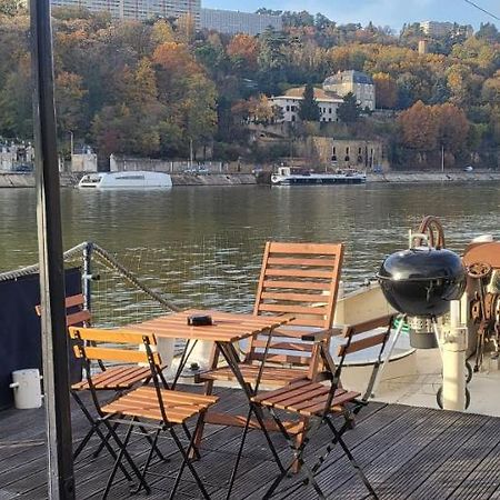 Appartement Dans Peniche Atypique Et Idyllique A Confluence Lyon Exterior photo