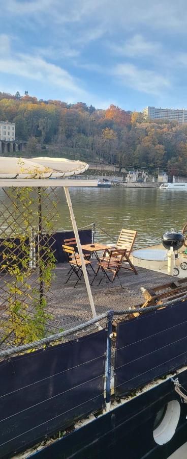 Appartement Dans Peniche Atypique Et Idyllique A Confluence Lyon Exterior photo